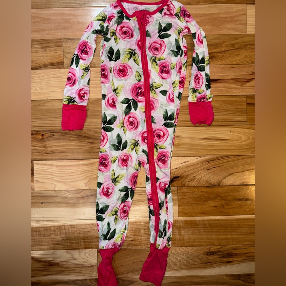 Little sleepies zippy size 12-18 months